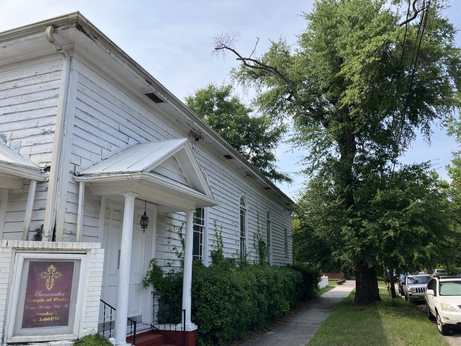 Maranatha Temple of Praise: perspective along the side sidewalk