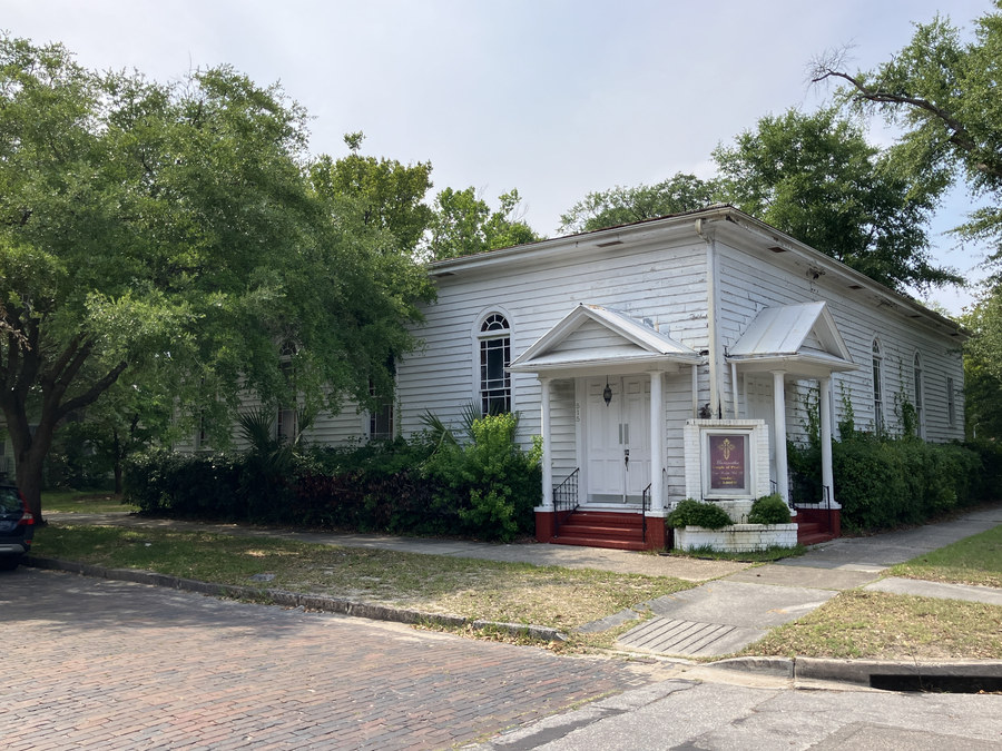 Maranatha Temple of Praise: streetscape view showing the full building