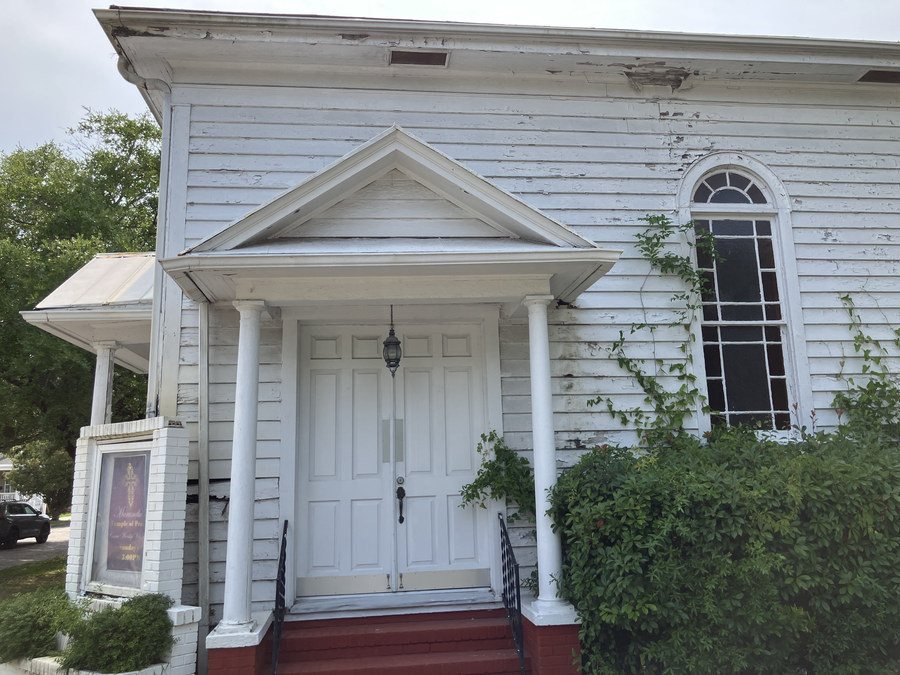 Maranatha Temple of Praise: entrance porch and doorway detail