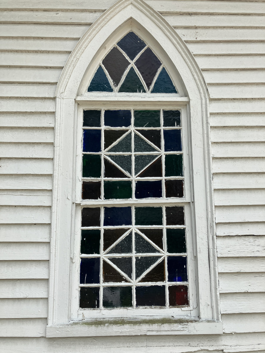 New Jerusalem Missionary Baptist Church: pointed-arch window detail