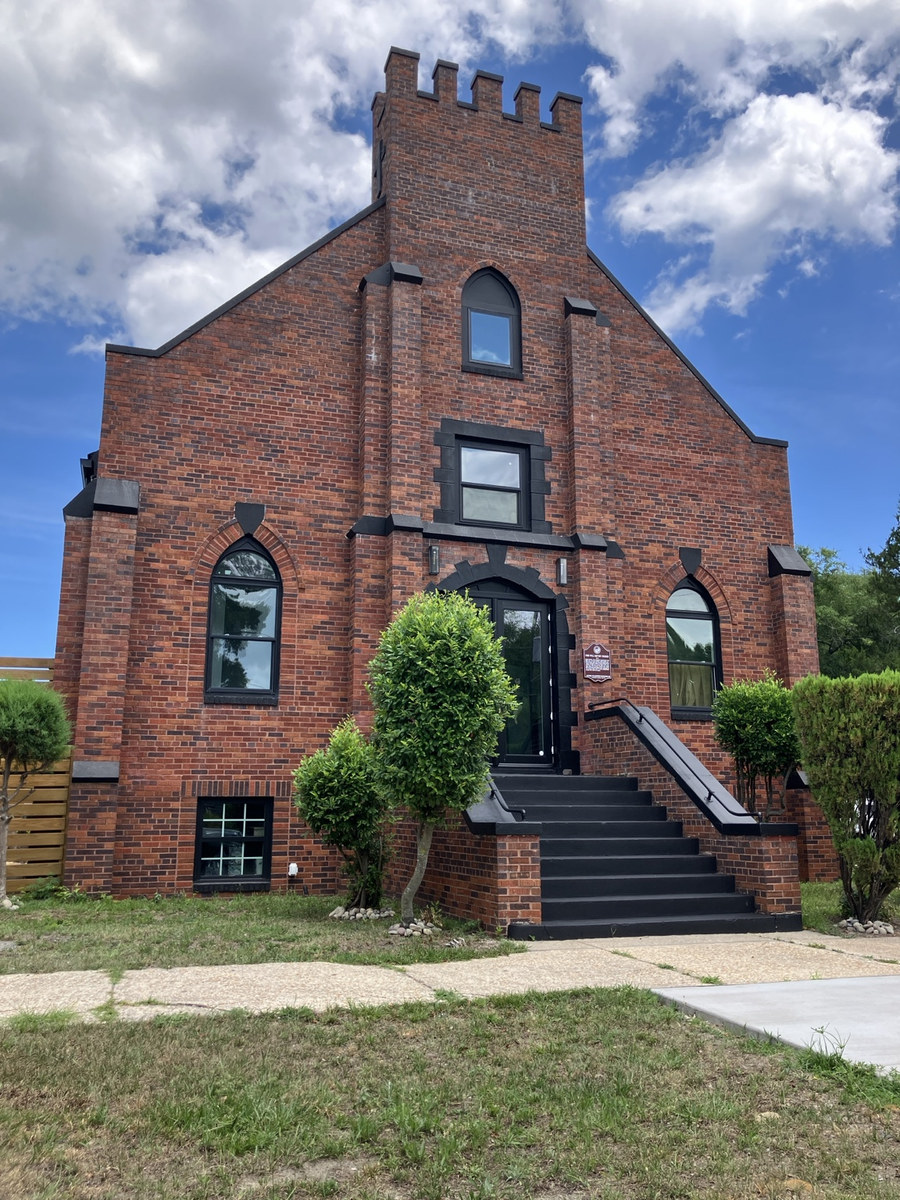 Fourth Street Gothic Church: centered view of the front façade and entrance stair