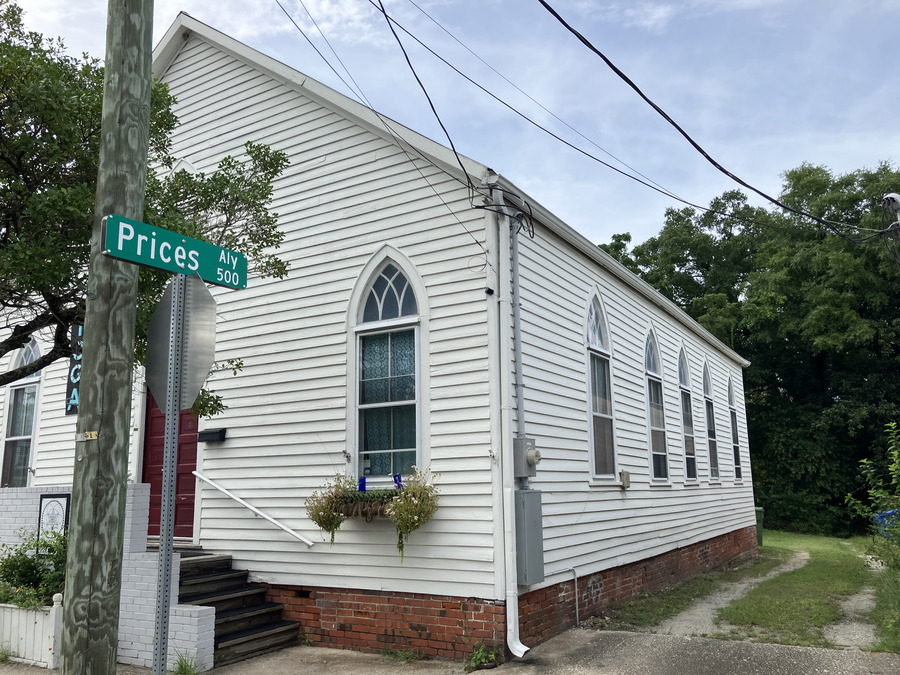 Terra Sol Sanctuary: corner view at prices alley
